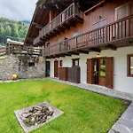 Cozy With Garden In - Happy Apartament