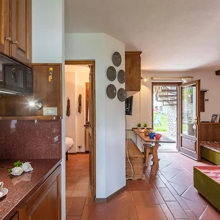 Cozy With Garden In - Happy Apartmán Courmayeur