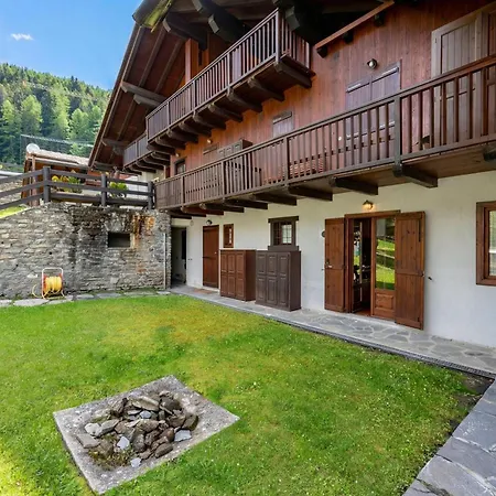 Apartmán Cozy With Garden In - Happy Courmayeur
